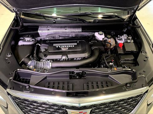 Used 2024 Cadillac XT4 Premium Luxury image 30