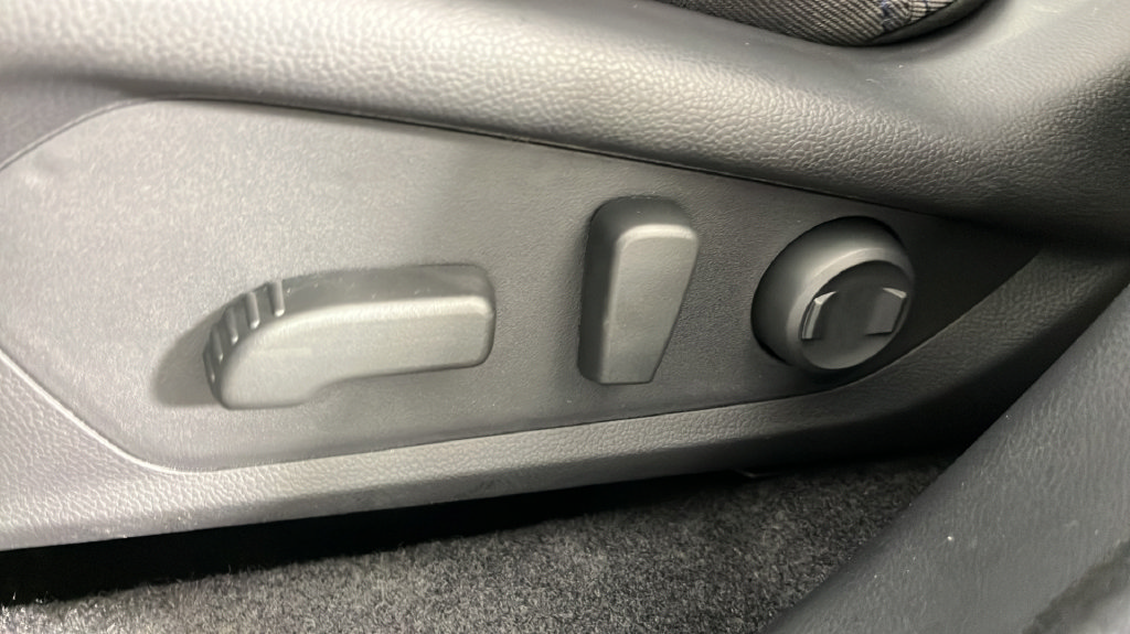 New 2026 Subaru Forester Premium AWD/4WD image 32