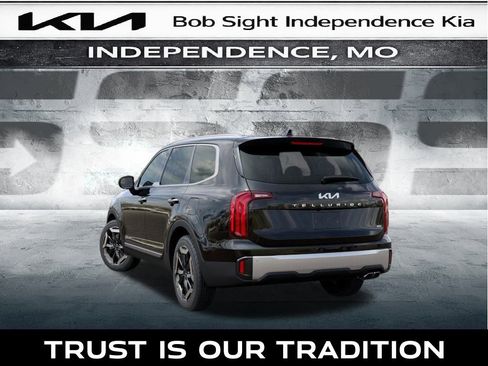 New 2025 Kia Telluride S image 4