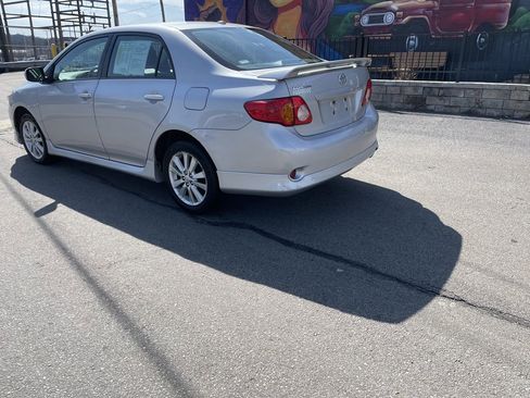 Used 2010 Toyota Corolla FWD image 3