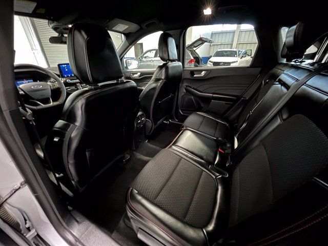 Used 2025 Ford Escape ST-Line Select AWD/4WD image 14
