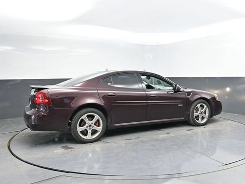 Used 2005 Pontiac Grand Prix GXP w/ Premium Audio Package FWD image 2