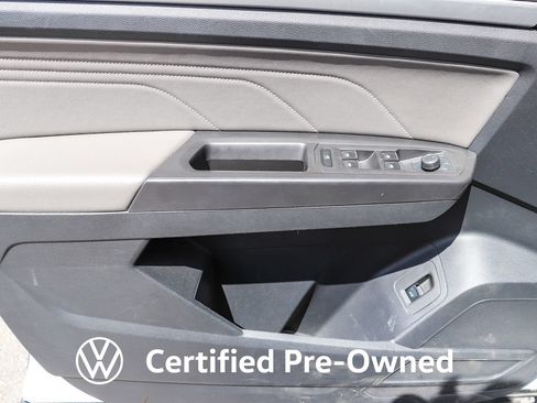 Used 2023 Volkswagen Atlas SE w/ Panoramic Sunroof Package AWD/4WD image 24