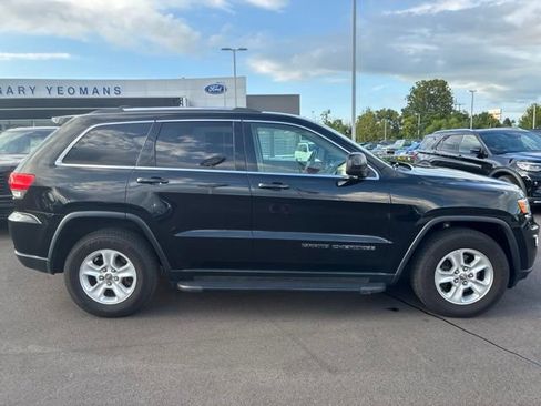 Used 2017 Jeep Grand Cherokee Laredo w/ Quick Order Package 23E AWD/4WD image 9
