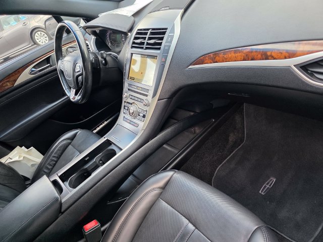 Used 2018 Lincoln MKZ Reserve FWD image 20