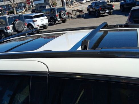 Used 2020 Chrysler Pacifica Limited image 26