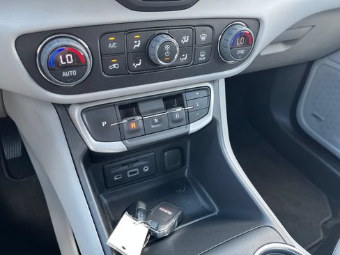 Used 2023 GMC Terrain SLT w/ Infotainment Package II AWD/4WD image 20