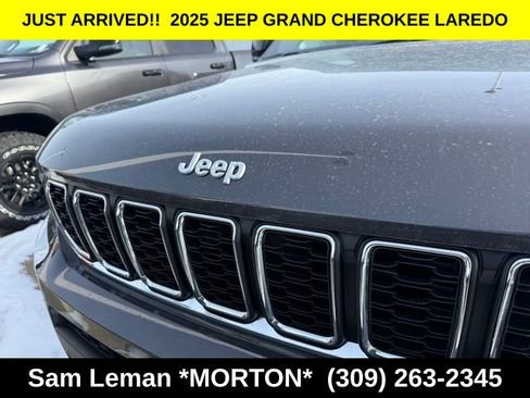 New 2025 Jeep Grand Cherokee L Laredo image 2