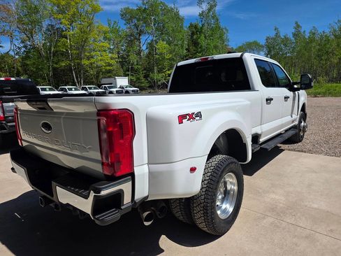 Used 2023 Ford F350 XLT AWD/4WD image 7