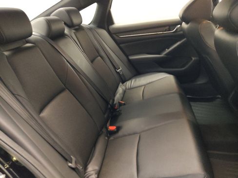 Used 2018 Honda Accord Sport image 19