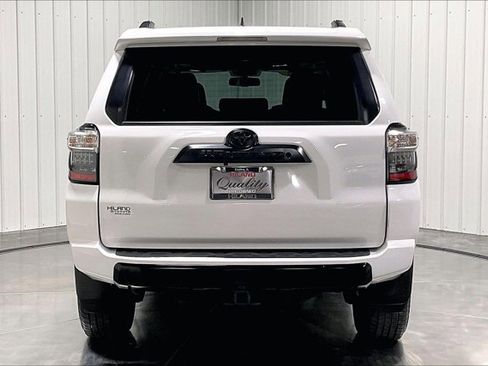 Used 2018 Toyota 4Runner TRD Off-Road Premium image 4