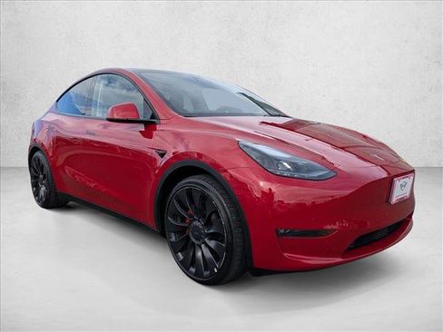 Used 2023 Tesla Model Y Performance image 3