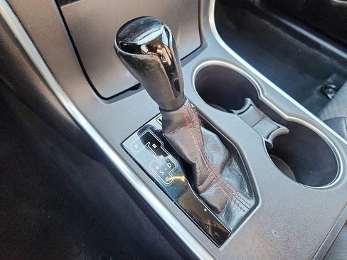 Used 2016 Toyota Camry SE image 17