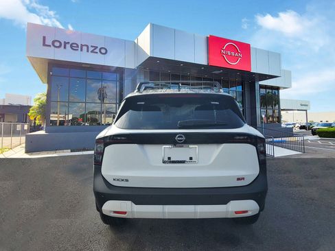 New 2026 Nissan Kicks SR image 5