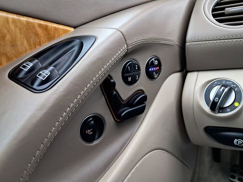 Used 2007 Mercedes-Benz SL 600 image 21