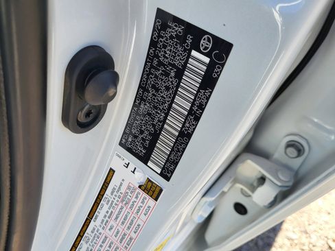 Used 2021 Toyota Prius LE image 26