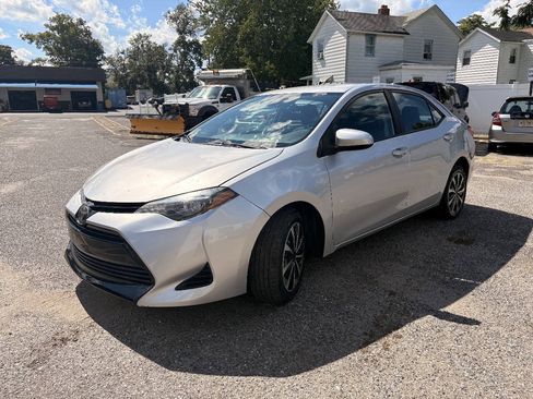 Used 2018 Toyota Corolla LE FWD image 16