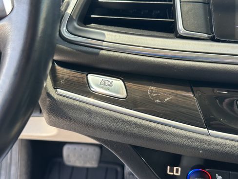 Used 2020 Buick Enclave Essence FWD image 27