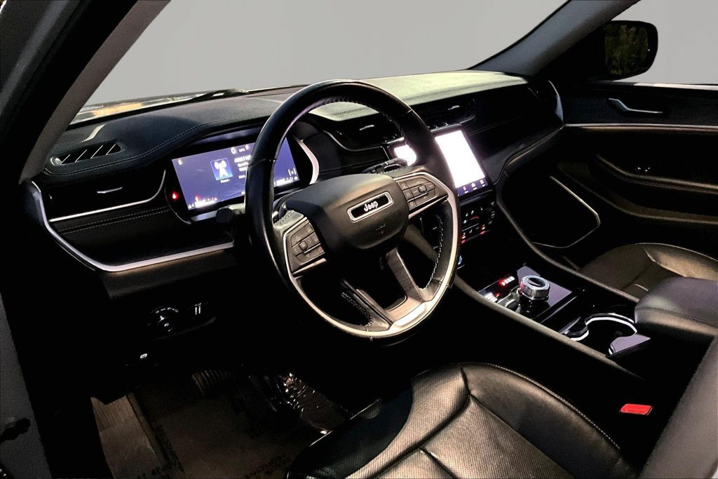 Used 2021 Jeep Grand Cherokee L Limited w/ Luxury Tech Group II AWD/4WD image 15