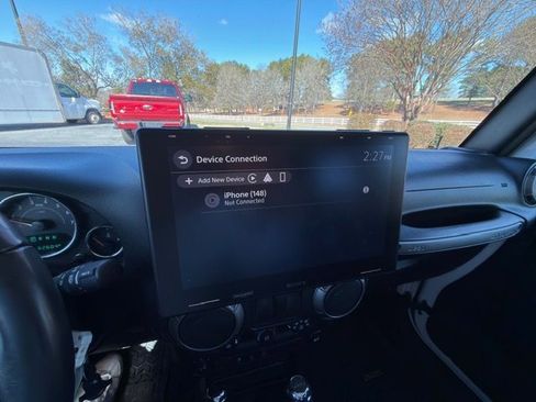 Used 2018 Jeep Wrangler Sport image 3