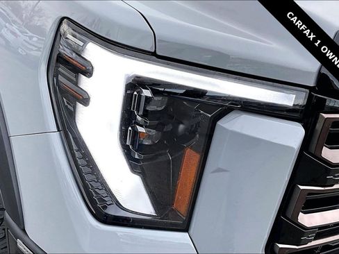 Used 2024 GMC Sierra 2500 AT4X image 32