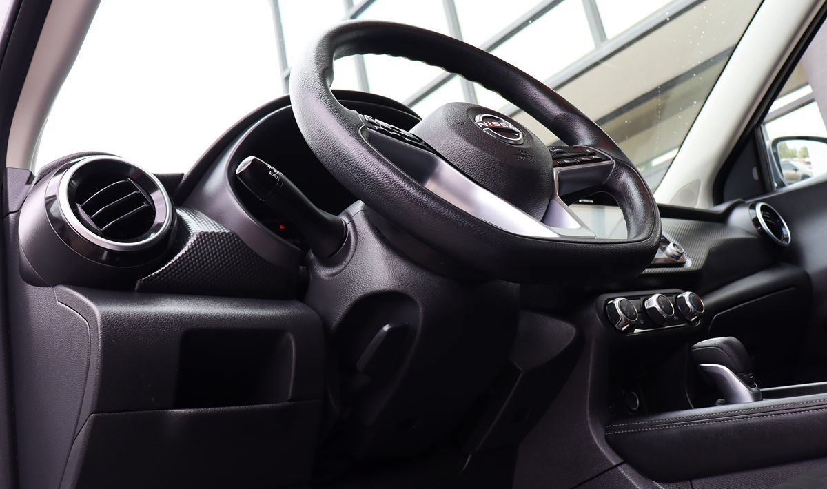 Used 2023 Nissan Kicks SV FWD image 40