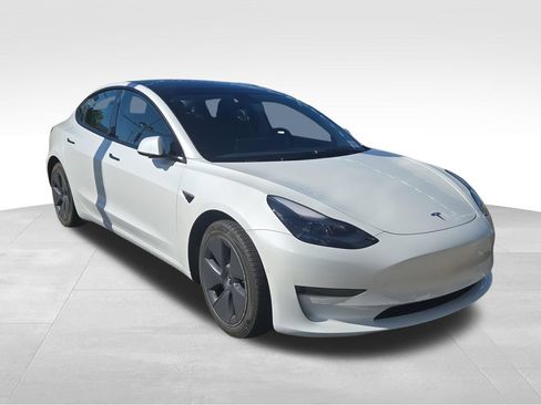 Used 2022 Tesla Model 3 RWD image 1