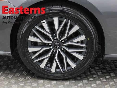 Used 2024 Nissan Altima 2.5 SV image 32