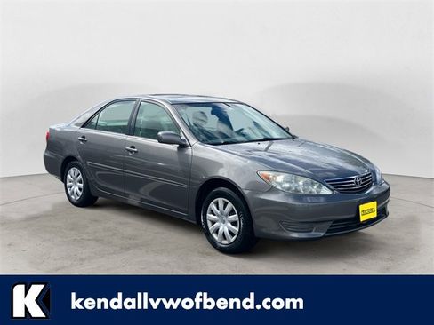 Used 2005 Toyota Camry LE image 1