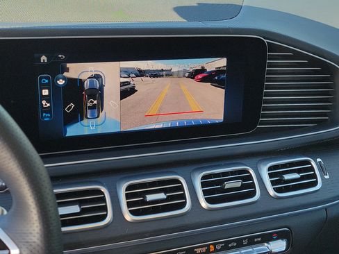 Certified 2026 Mercedes-Benz GLS 450 4MATIC image 32