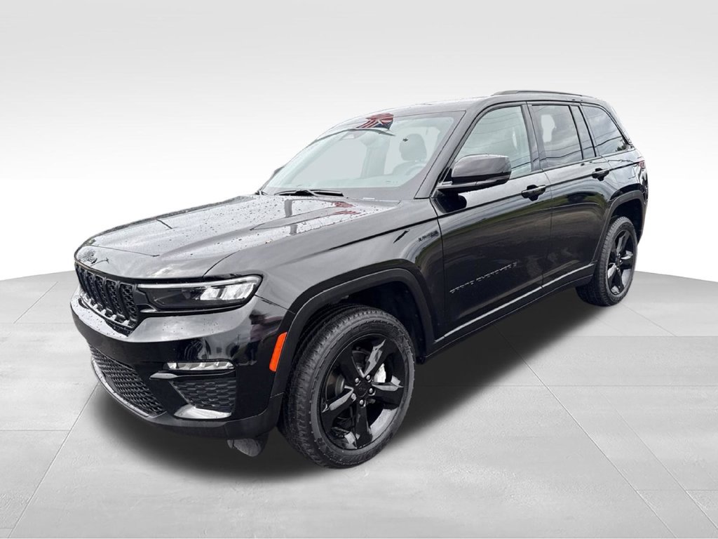 Certified 2024 Jeep Grand Cherokee Limited w/ Black Appearance Package AWD/4WD image 8