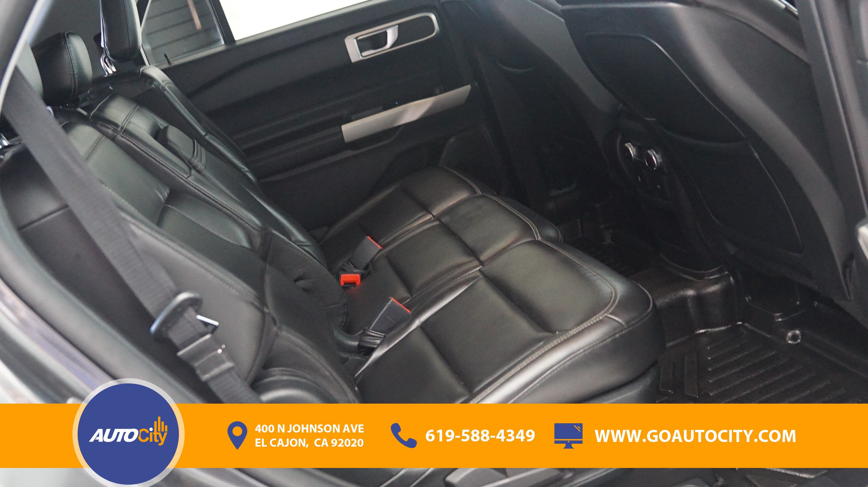 Used 2020 Ford Explorer XLT w/ Equipment Group 202A RWD image 13