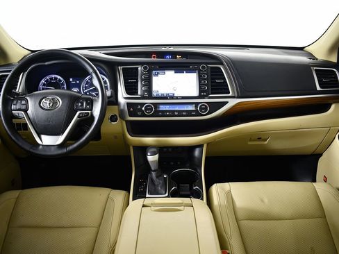 Used 2017 Toyota Highlander Limited image 23