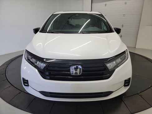 Certified 2023 Honda Odyssey Sport image 2