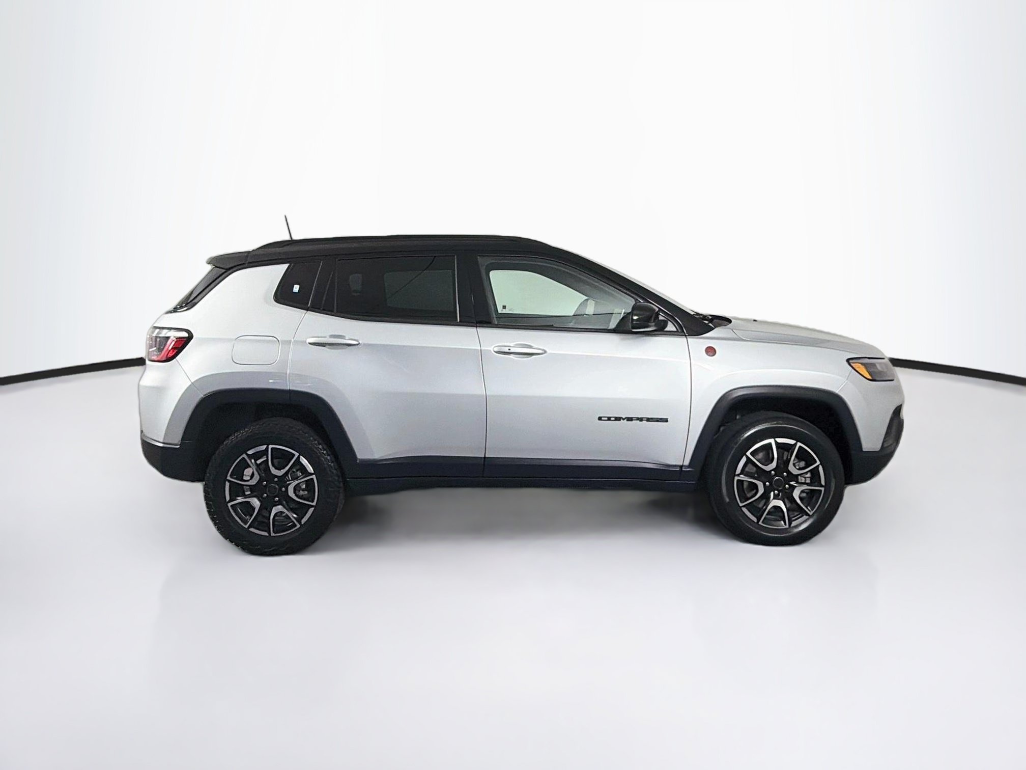 Used 2025 Jeep Compass Trailhawk AWD/4WD image 10