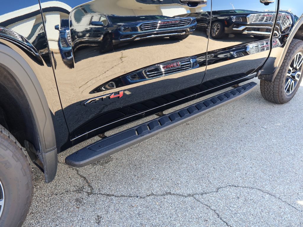 New 2026 GMC Sierra 1500 AT4 w/ AT4 Premium Package AWD/4WD image 8