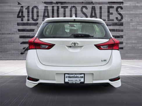 Used 2017 Toyota Corolla iM image 4