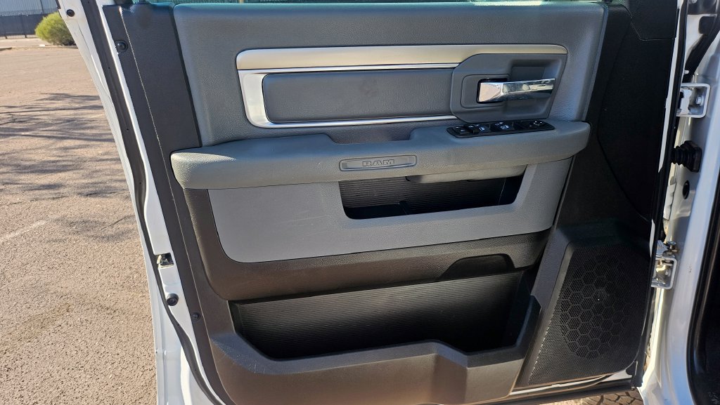 Used 2019 RAM 1500 Classic SLT RWD image 23