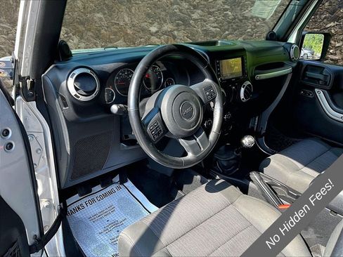 Used 2012 Jeep Wrangler Sahara w/ Dual Top Group AWD/4WD image 12