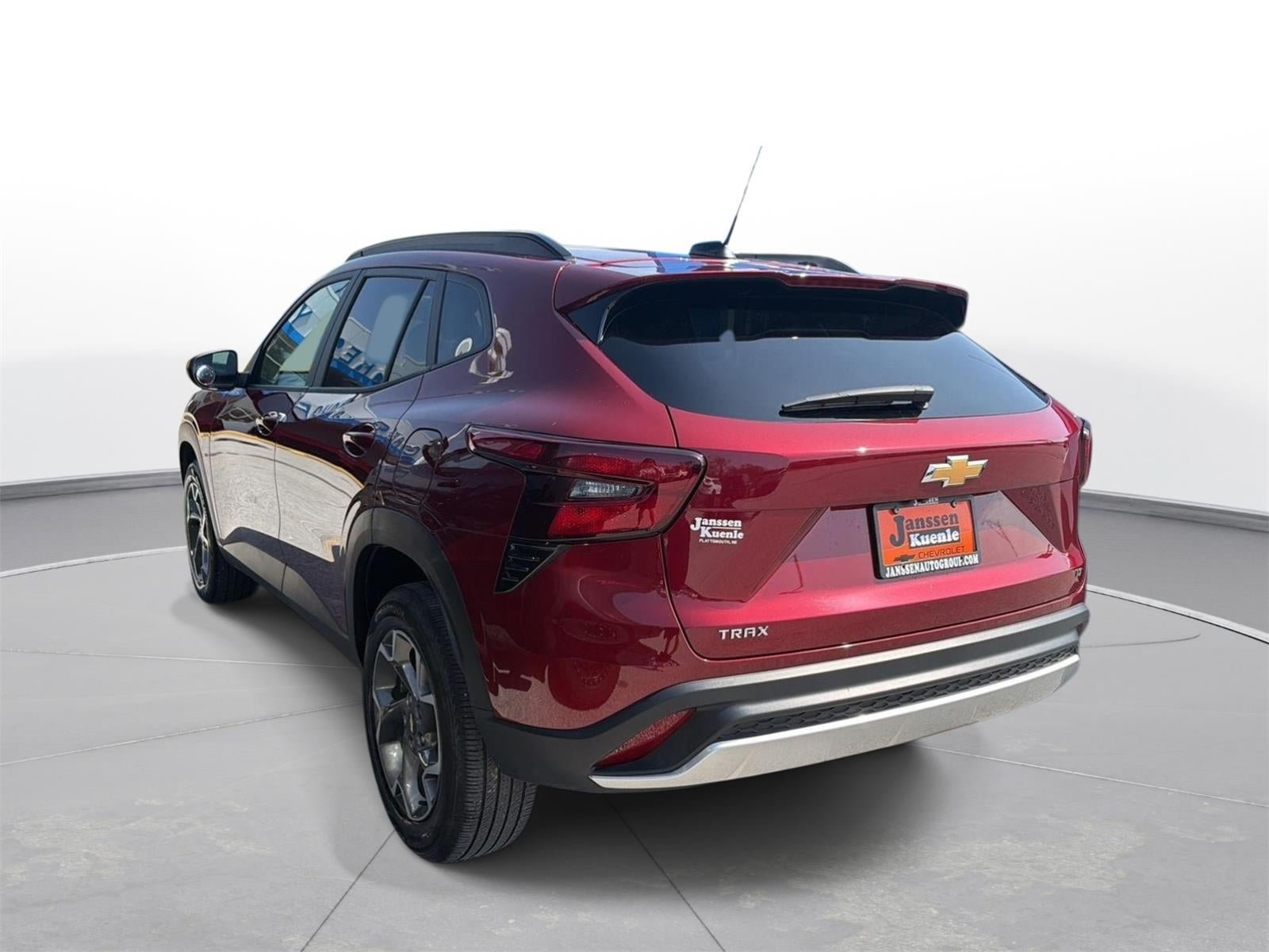 Used 2025 Chevrolet Trax LT w/ LT Convenience Package FWD image 5