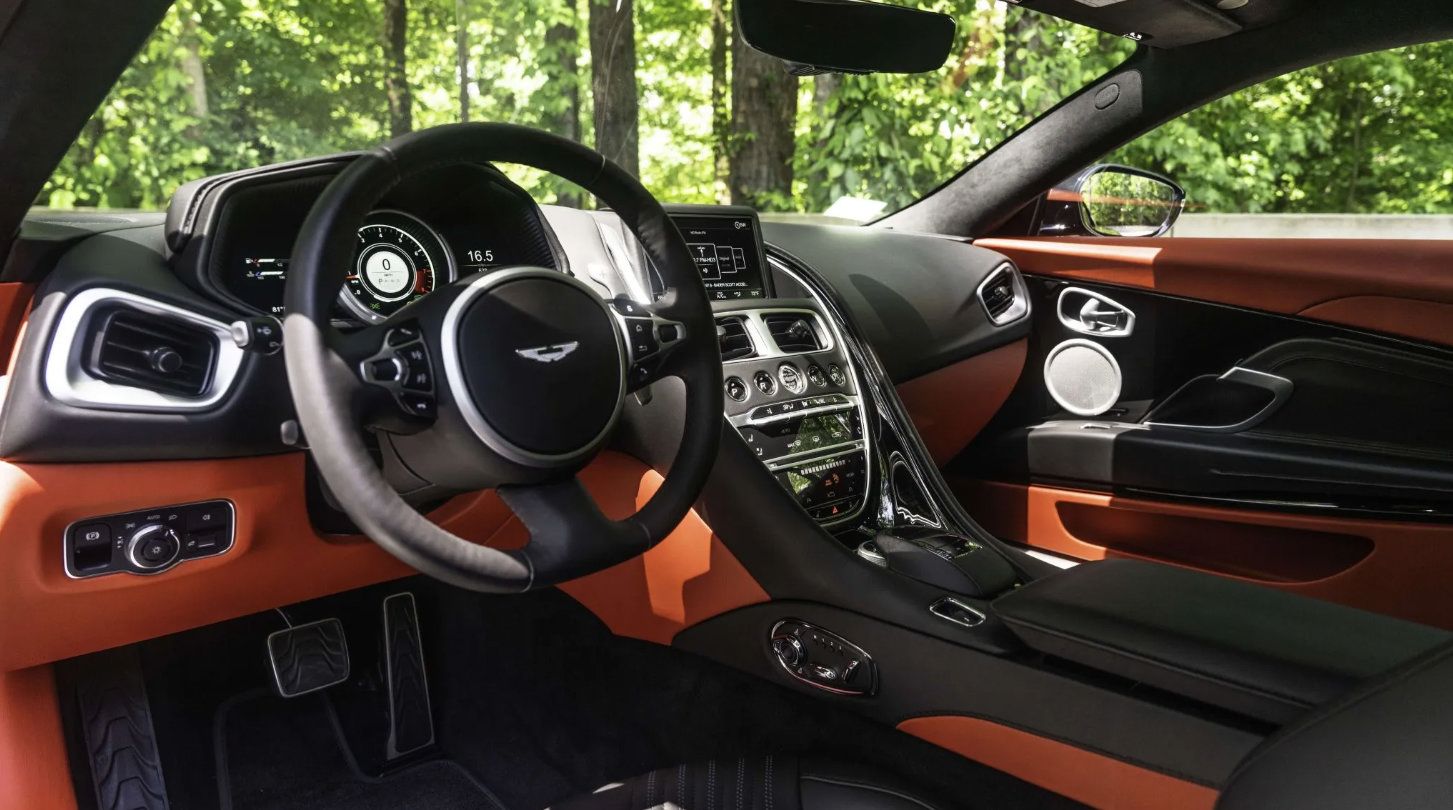 Used 2021 Aston Martin DB11 Coupe RWD image 4