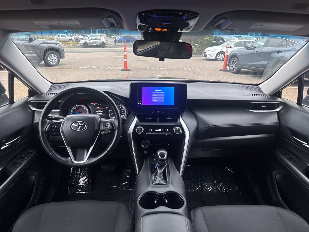 Used 2023 Toyota Venza LE AWD/4WD image 12
