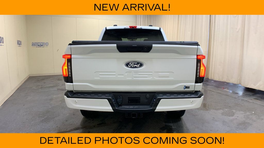 Used 2025 Ford F150 Lightning XLT AWD/4WD image 4