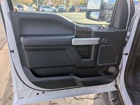 Used 2021 Ford F350 Lariat w/ Lariat Ultimate Package image 12