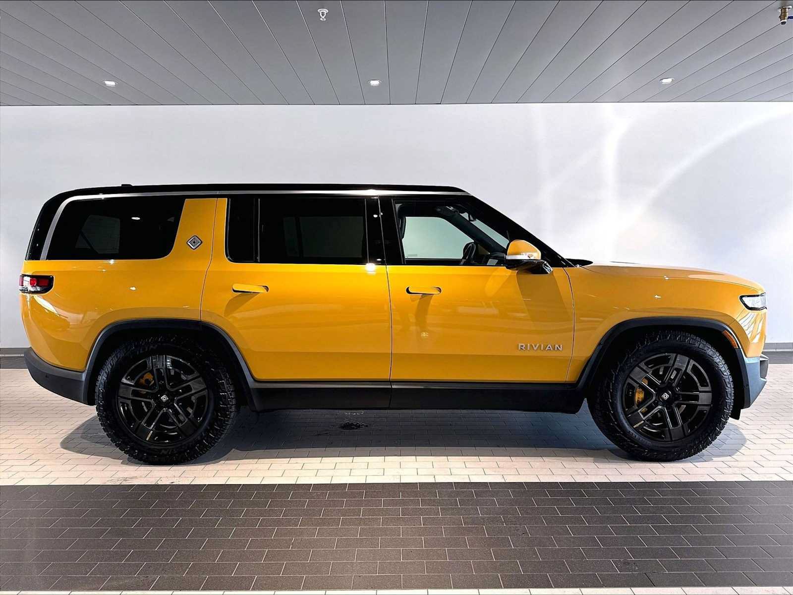 Used 2023 Rivian R1S Adventure Quad AWD/4WD image 11
