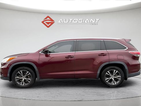 Used 2016 Toyota Highlander XLE image 7
