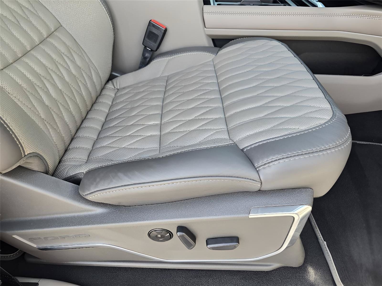 Used 2026 Ford F250 Platinum w/ Platinum Plus Package AWD/4WD image 23