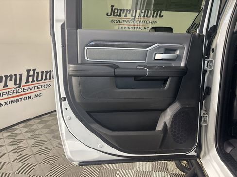 Used 2022 RAM 2500 Big Horn w/ Cold Weather Group image 21