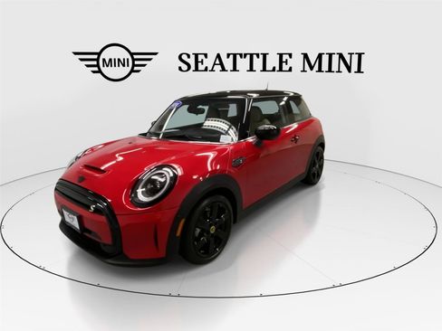 Certified 2024 MINI Cooper SE image 5