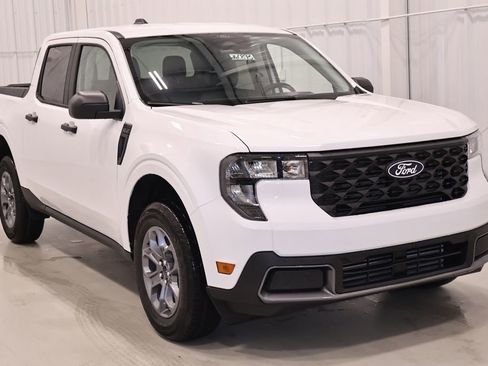 New 2026 Ford Maverick XLT FWD image 3